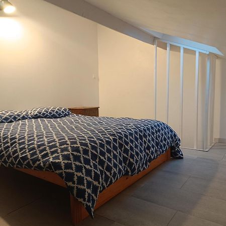 Logement entier dans village calme Guillerval Eksteriør billede